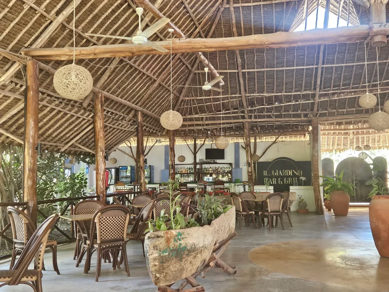 Giardino Bar & Grill